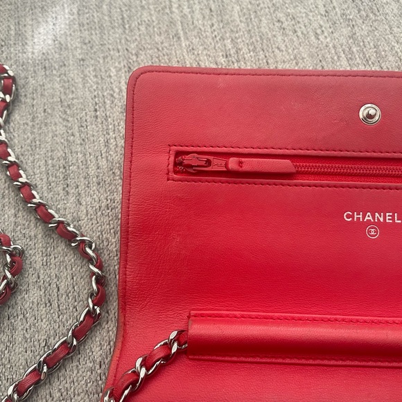 Chanel Lambskin Wallet on Chain Crossbody Bag - Picture 3 of 14